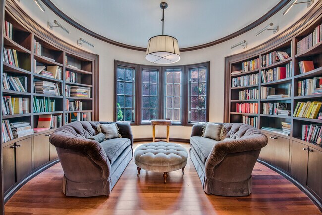 Building Photo - 200 Aspen Rd