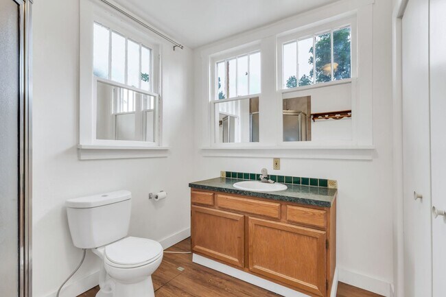 Building Photo - Boulder Ranch Style Home Available Now