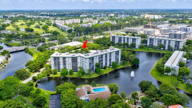 Building Photo - 2334 S Cypress Bend Dr