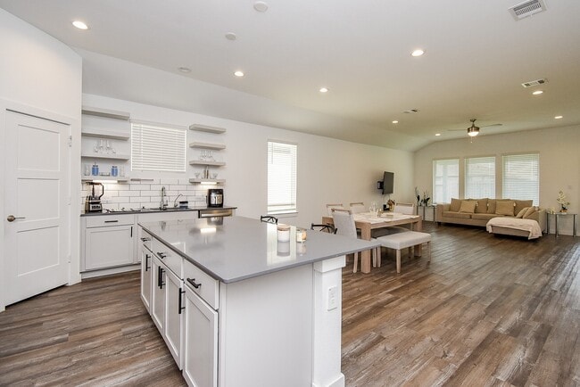 Building Photo - 4730 Torcello Fls Ln