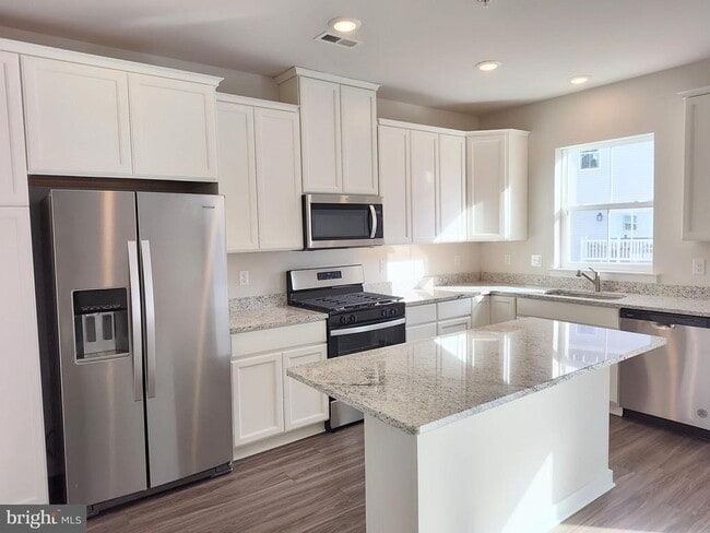 Building Photo - 3 Wafer Aly