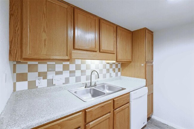 Building Photo - 8405 Bent Tree Rd