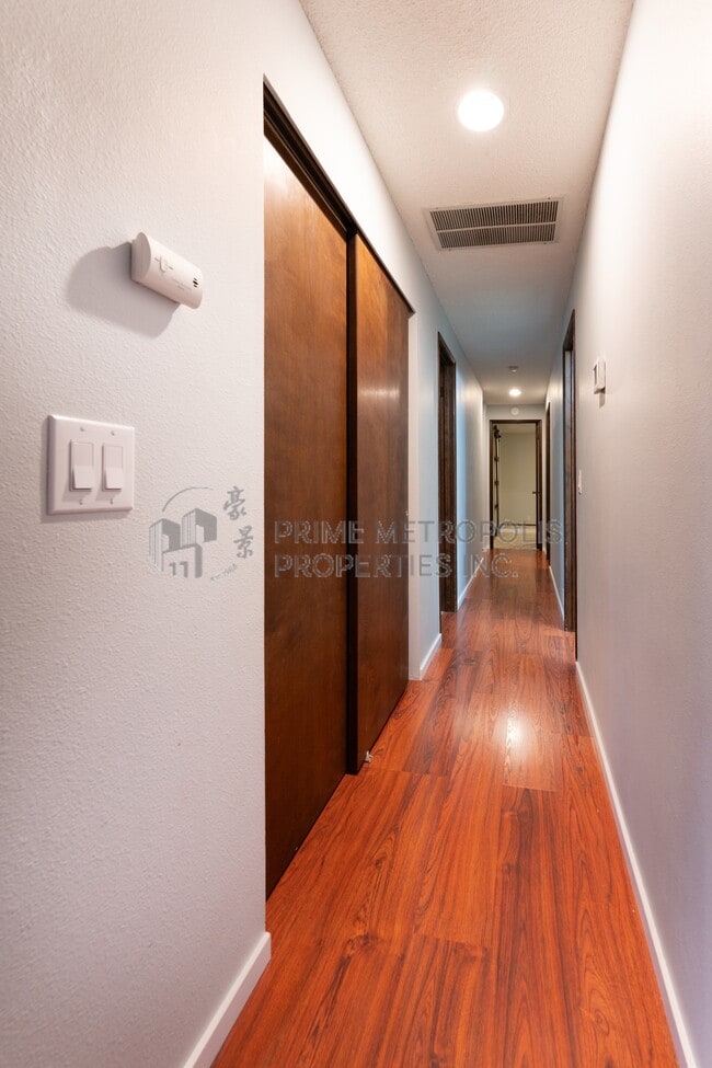 Building Photo - 5924 114th Pl SE