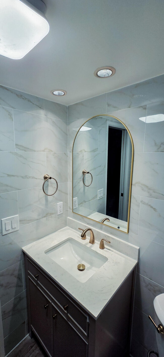 Building Photo - 4201 S Ocean Blvd