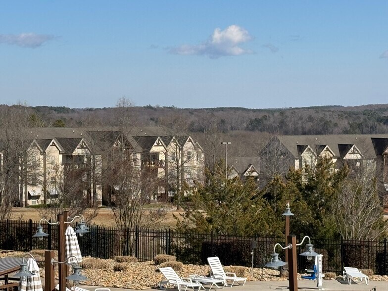 Building Photo - 1613 Muscovy Way