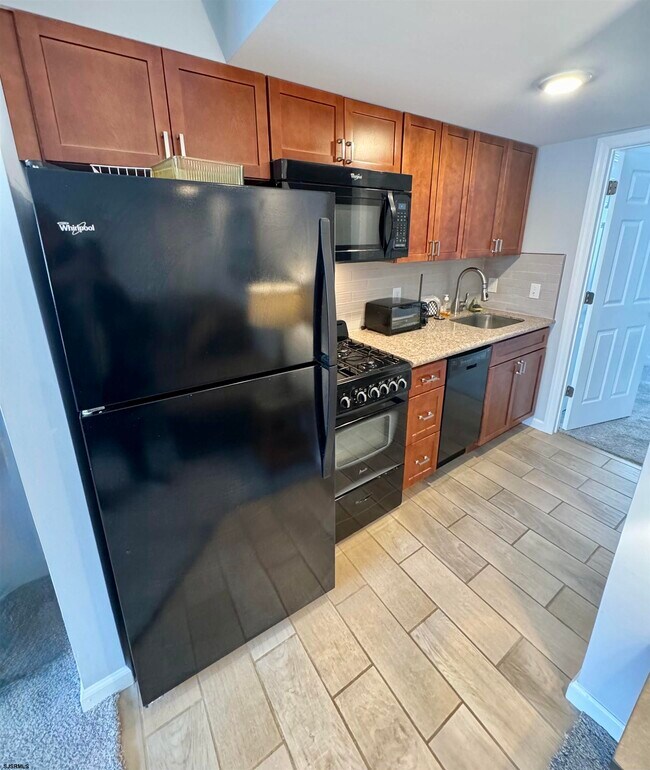 Building Photo - 130 N Adams Ave