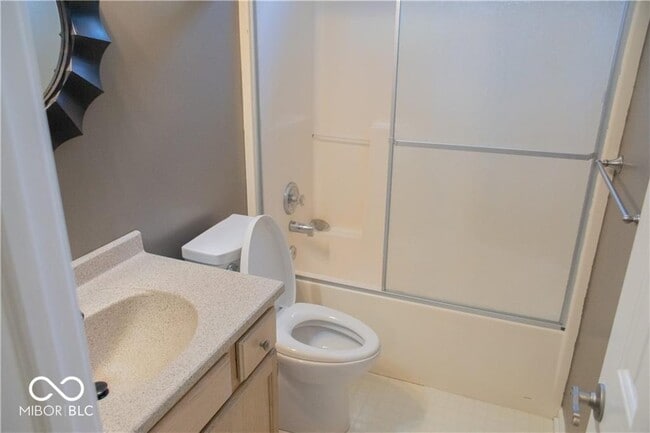 Building Photo - 12403 E 75th St