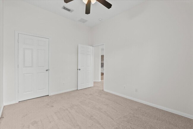 Building Photo - 2120 Red Timber Ct