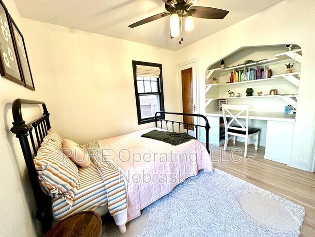 Building Photo - 4928 Happy Hollow Blvd