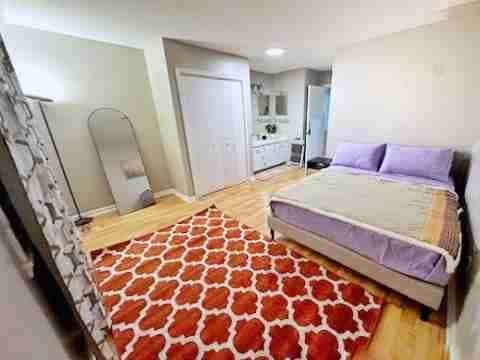 Building Photo - 135 Kingsbury Dr