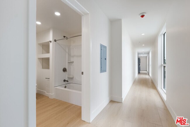 Building Photo - 8561 Belmont St