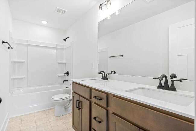 Building Photo - Large 2 Bedroom Luxury Townhome For Rent Near Billy Dunlop Park!