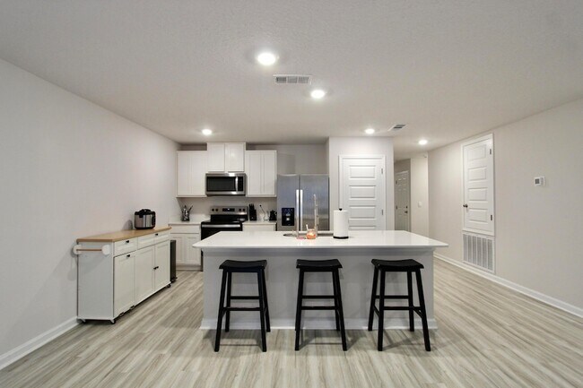 Building Photo - 334 Flounder St