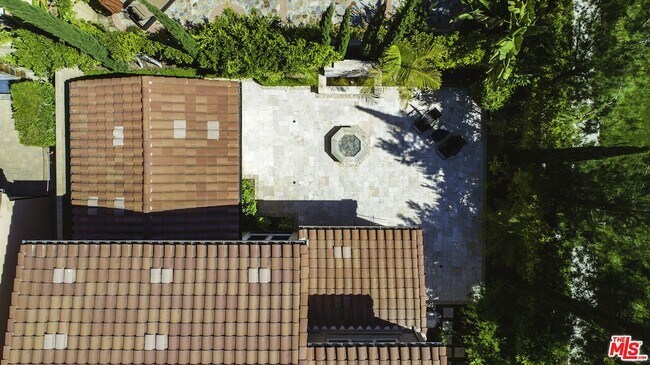 Building Photo - 57 Domani