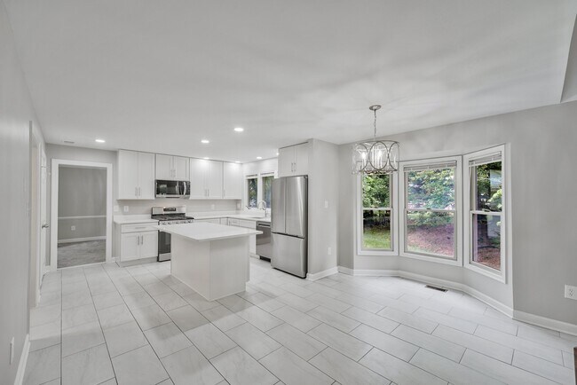 Building Photo - 4287 Exeter Dr