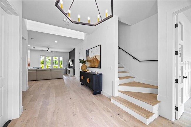 Building Photo - 3601 W Platt St