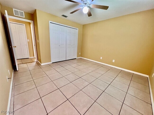 Building Photo - 1104 Bermar St