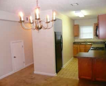 Kitchen - Stonecreek Townhomes