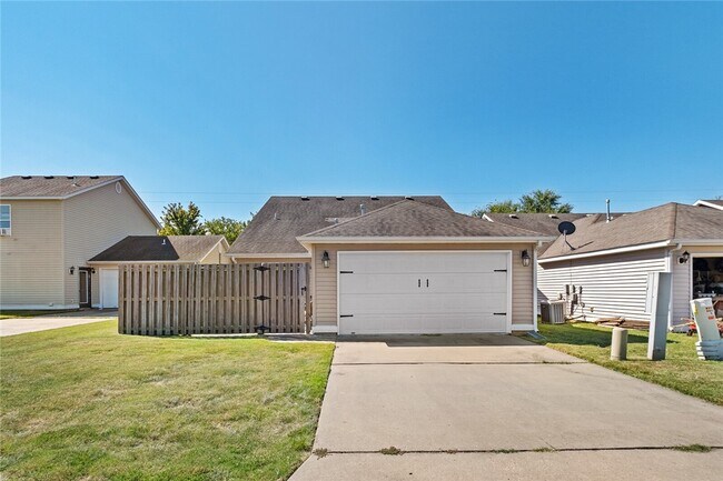 Building Photo - 4462 W Alberta St