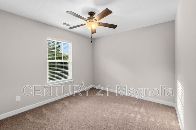 Building Photo - 302 Dorn St