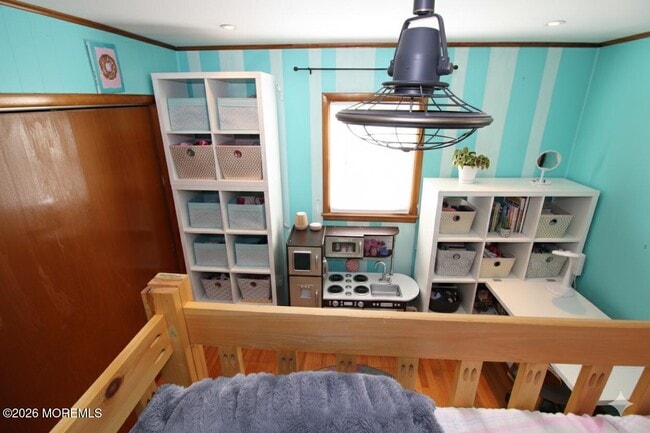 Building Photo - 60 Shell St