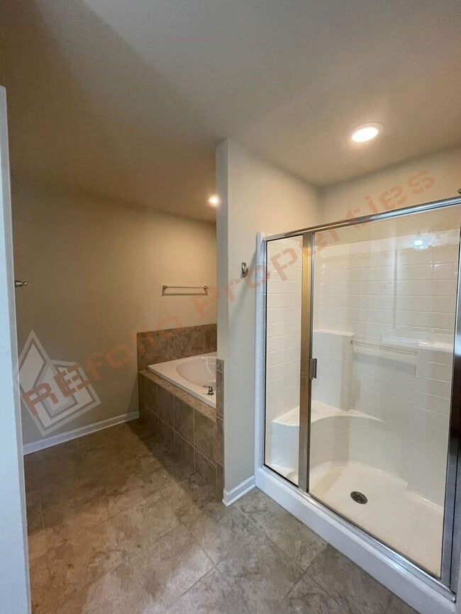 Building Photo - Beautiful 3-bedroom, 2.5-bath townhome