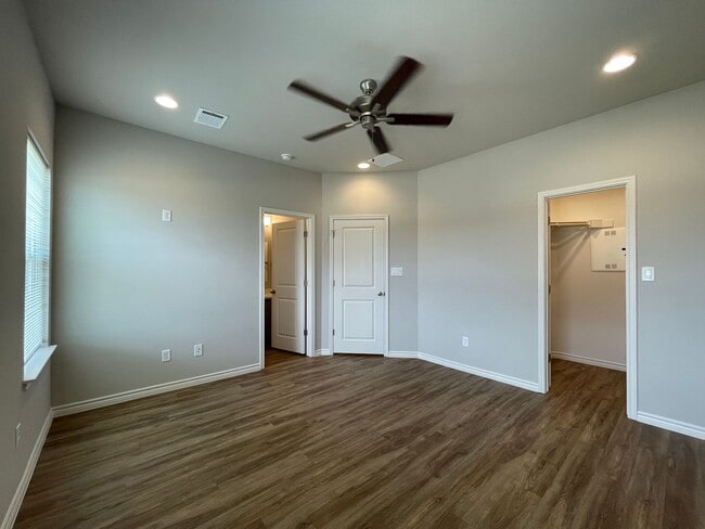 Building Photo - 115 Peruna Dr