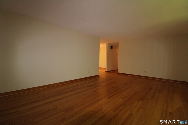 Building Photo - 67 Mulberry Rd