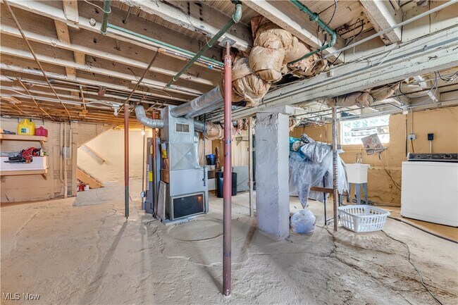 Building Photo - 3571 W 69th St