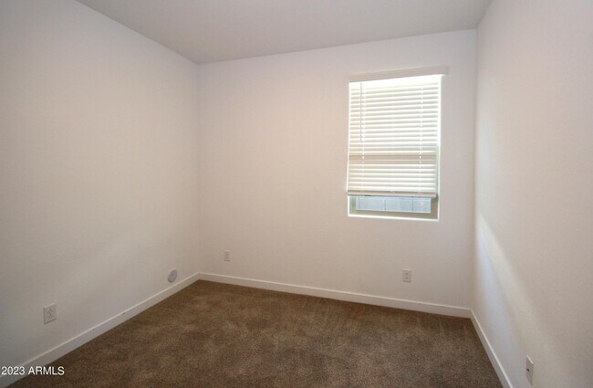 Building Photo - 12463 W Kaler Dr