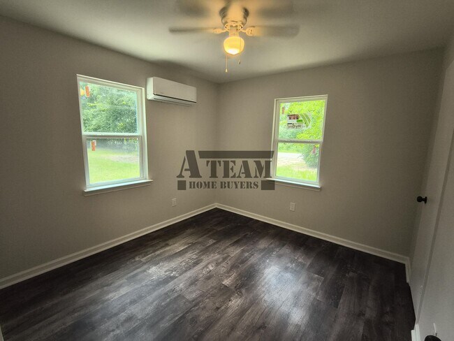 Building Photo - Cozy 2 Bed 1 Bath home for rent!