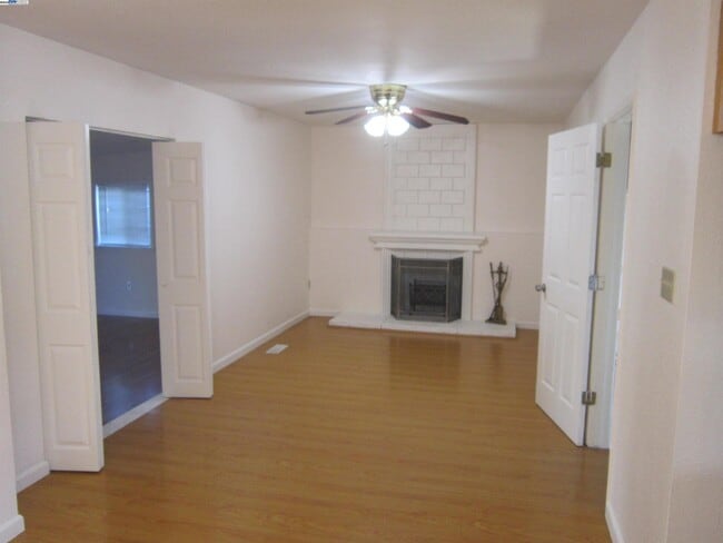 Building Photo - 26718 Peterman Ave
