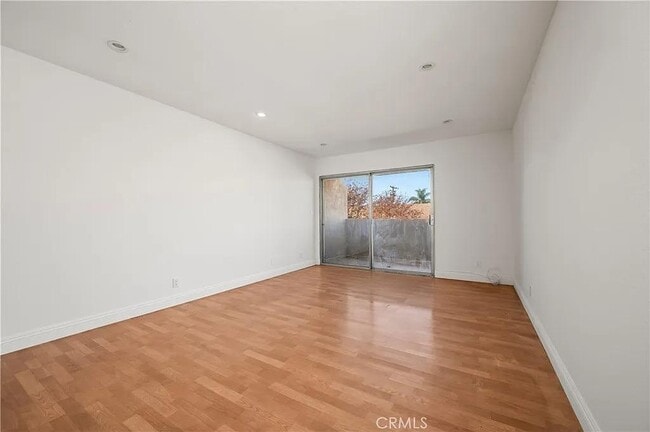 Building Photo - 278 N Wilshire Ave