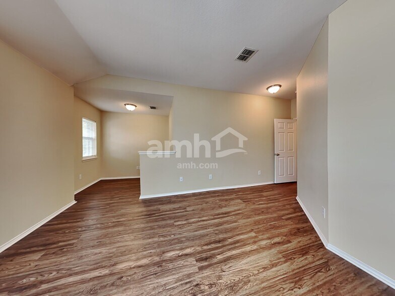 Building Photo - 324 Bayberry Dr