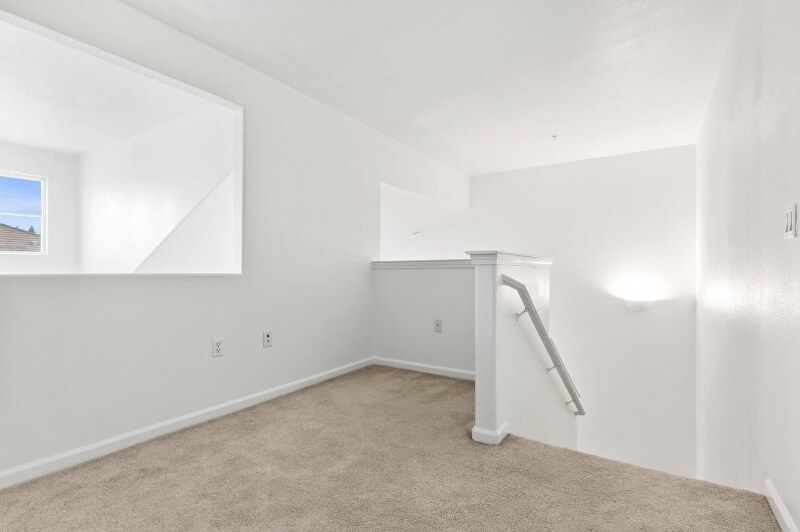 Building Photo - 5350 Dunlay Dr