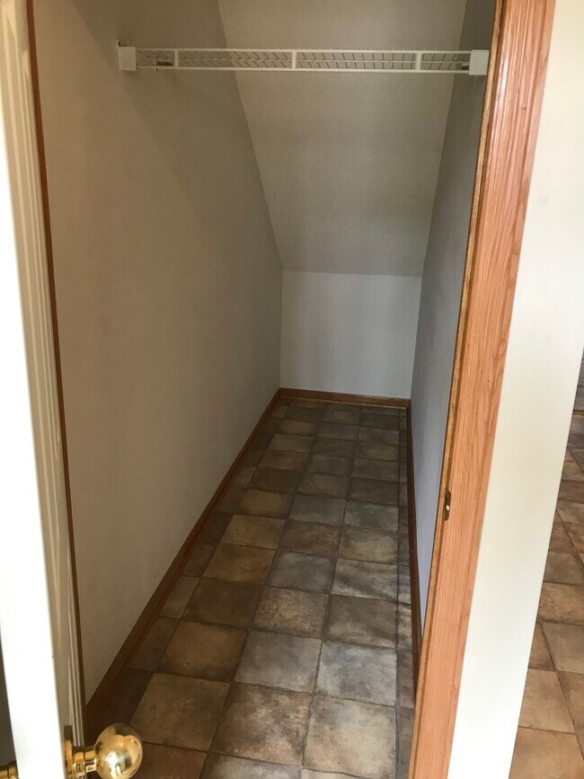 Building Photo - 676 Cobblestone Way