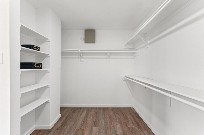 Building Photo - 2830 Fern Hill Dr