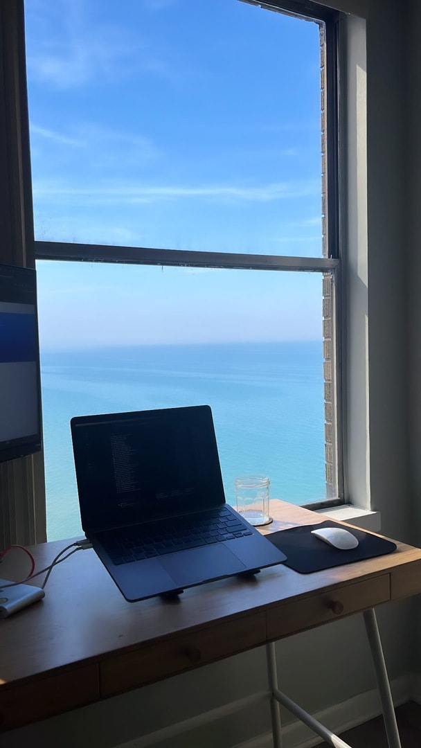 Building Photo - 6157 N Sheridan Rd