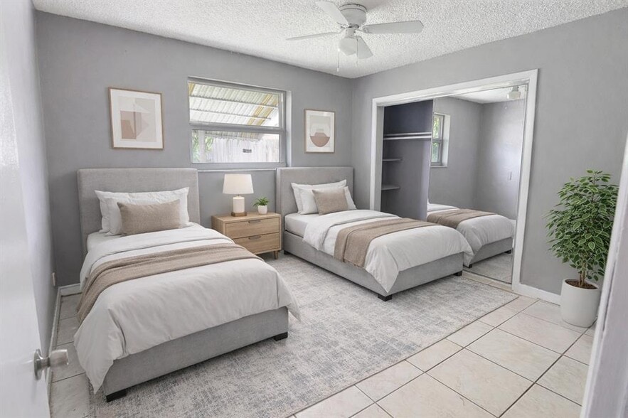 Building Photo - 3241 NW 40th St