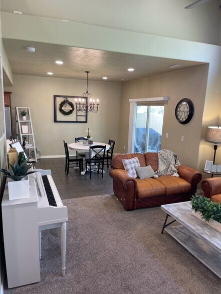 Building Photo - 1552 S 530 E