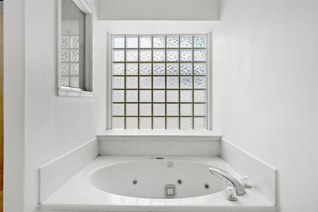 Building Photo - 1710 Cedar Cove Ct