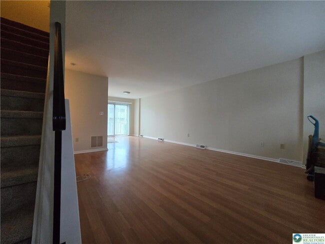 Building Photo - 1223 N Albright Ave