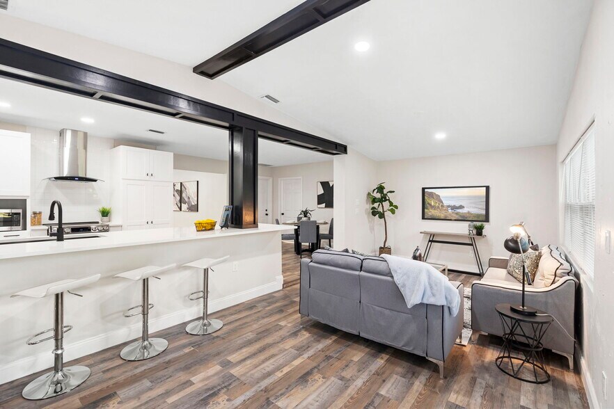 Building Photo - 505 Lake Shore Dr