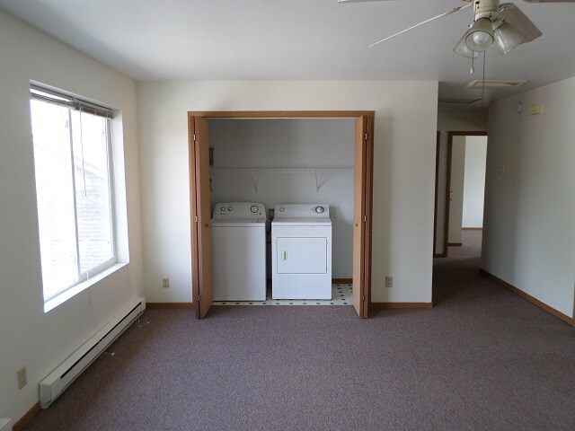 Building Photo - 560 Main Steet