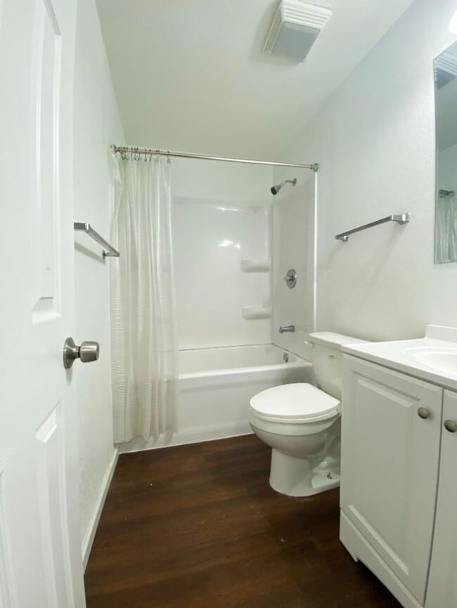 Building Photo - Italian Estates Property Management
