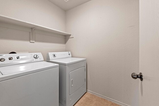 Building Photo - 4608 Acers Ln
