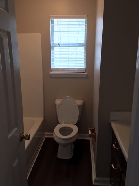 Building Photo - 3 Bedroom 2 Bath Home Close to Moody