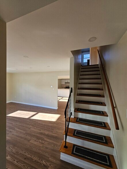 Building Photo - 1230 Smyth Rd