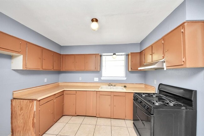 Building Photo - 13710 Brownsville St