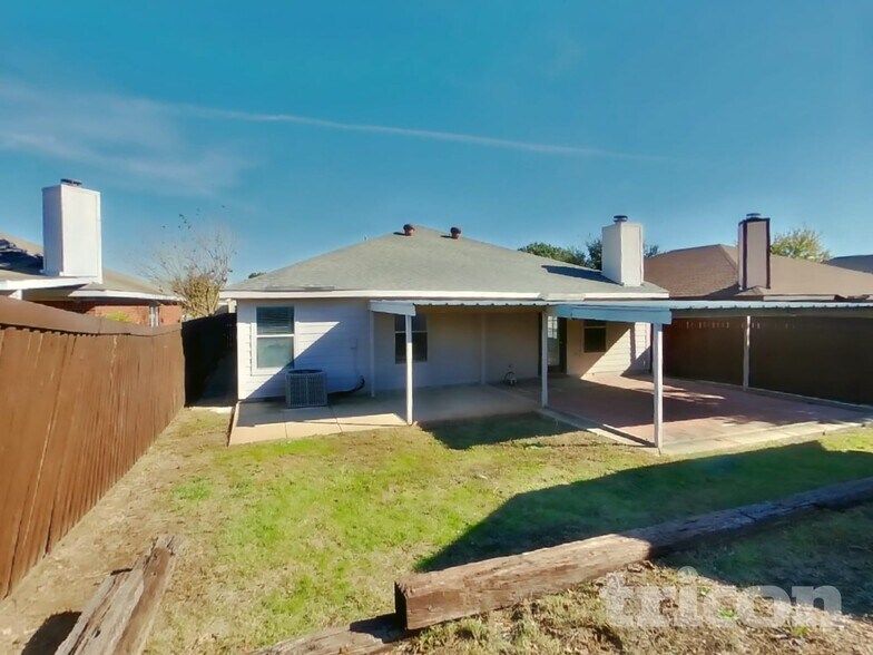 Building Photo - 7112 Avington Way